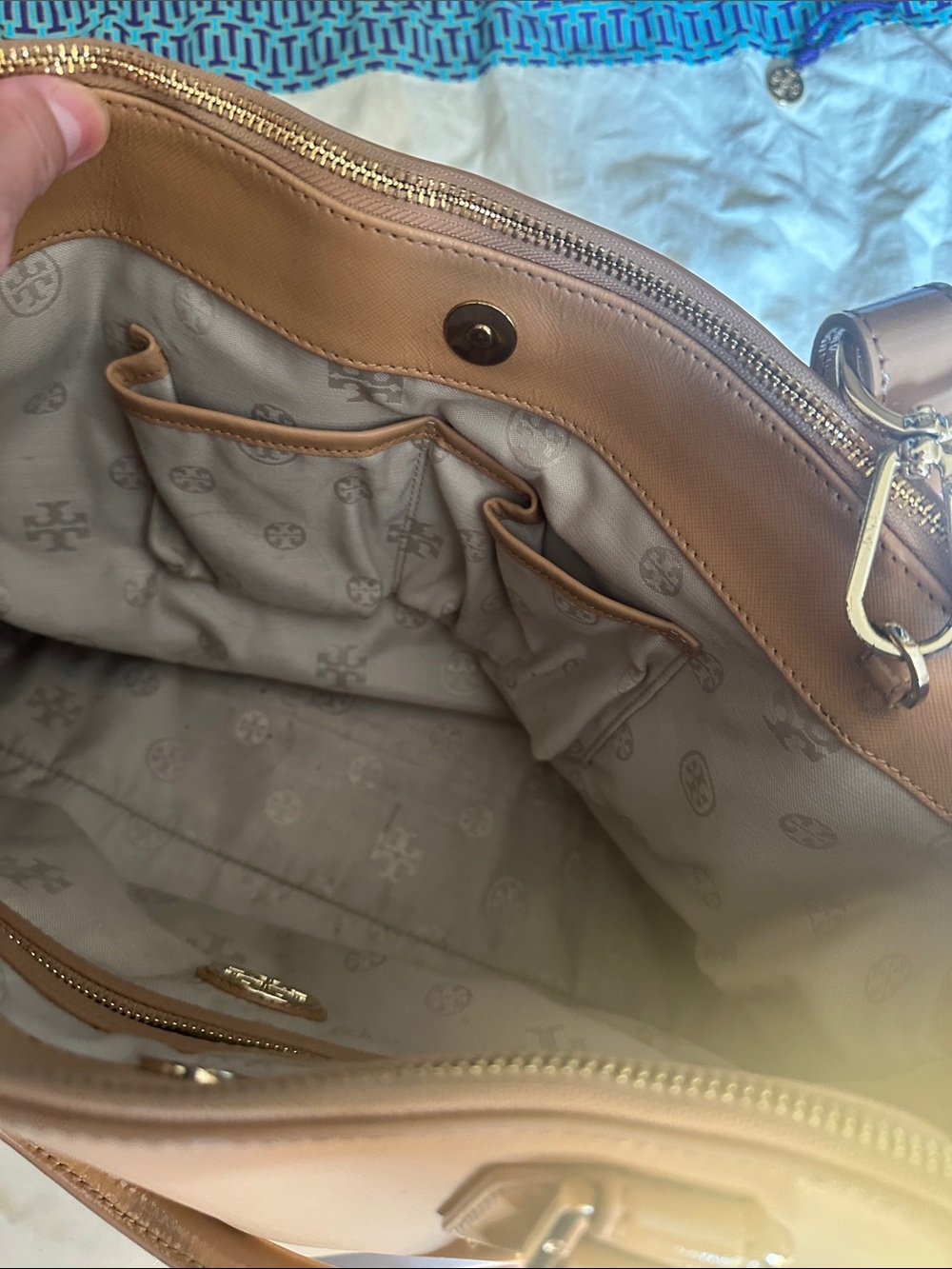 EUC Tory Burch Classic Tan Leather Tote Bag with Detachable Strap - Picture 5 of 11
